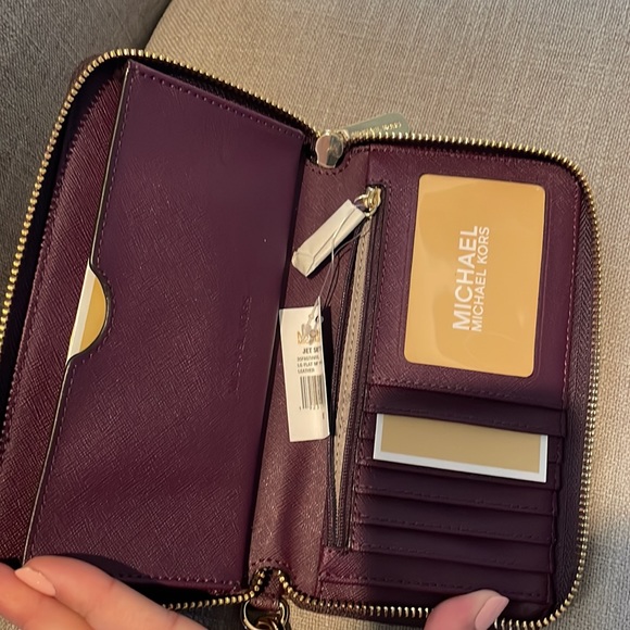 Michael Kors Wallet-NWT - Picture 2 of 4